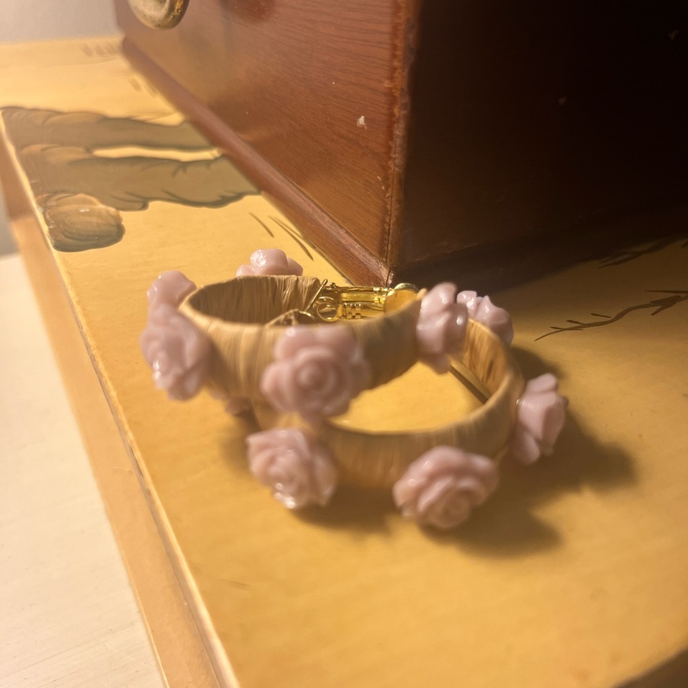 J. Crew NWOT Resin Flower Hoop Earrings